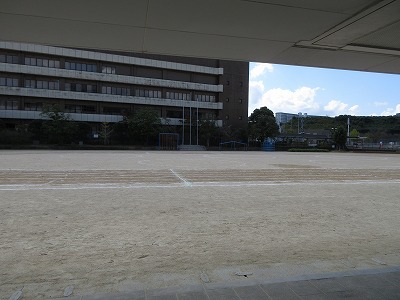 昭和時代の学校で授業の開始・終了・給食の時間を知らせるための鐘